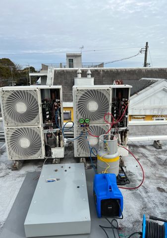 室外機の診断・修理作業